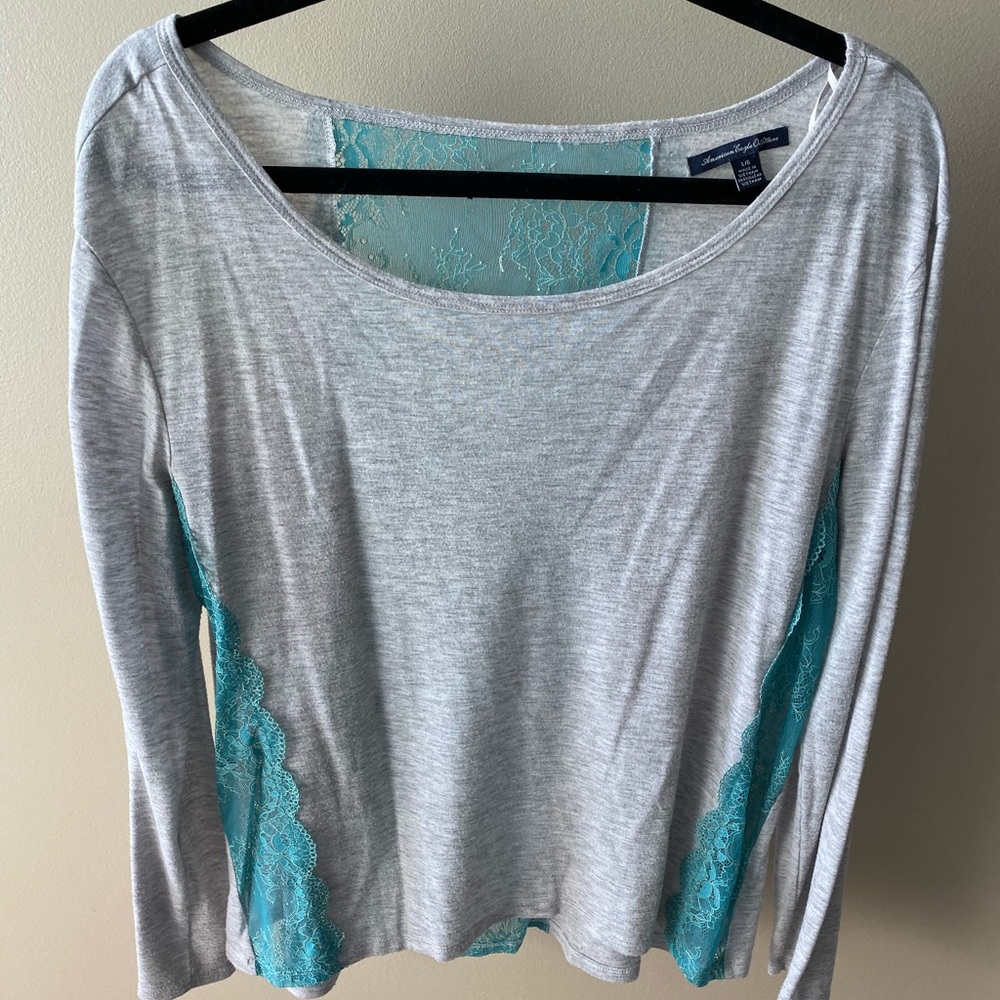 Long sleeve lace-back and lace-sides shirt